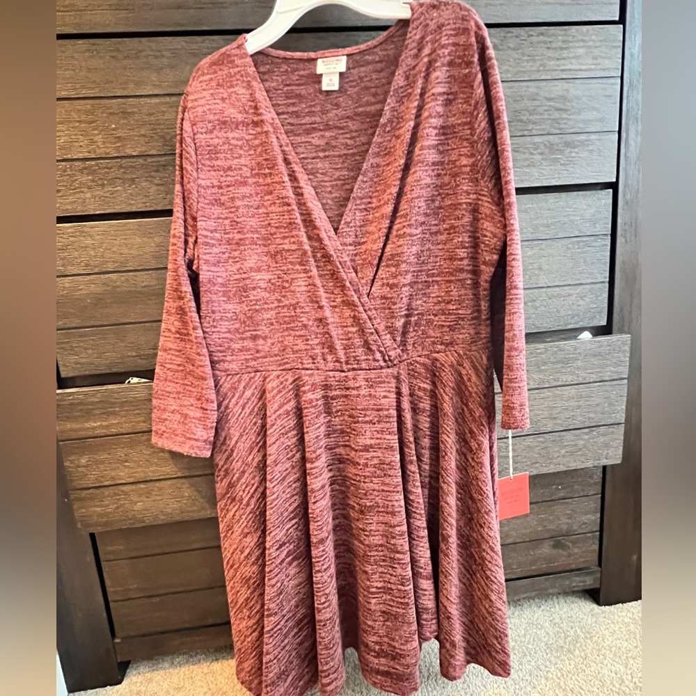 Elegant Maroon V-Neck Dress